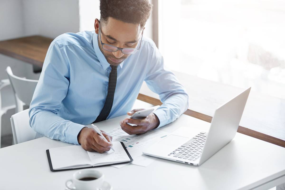 Bureaux debout adaptés au travail à domicile